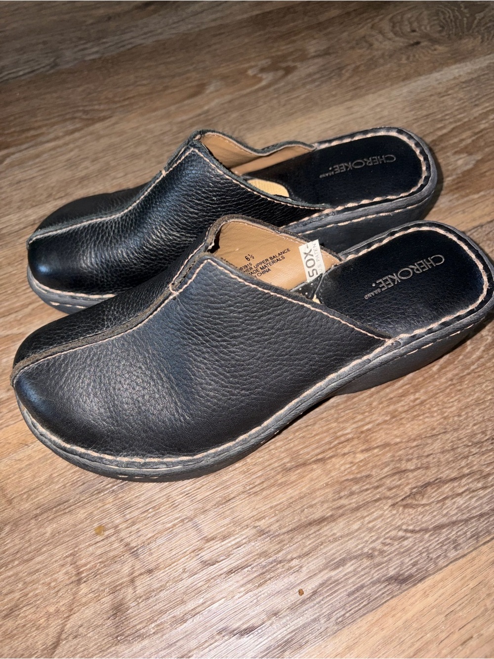 Cherokee Black Slip-On Leather Clog with Contrast Stitching